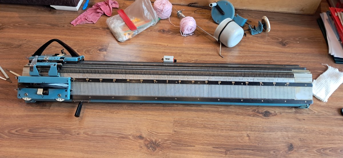 Knitting Machines — A Complete Overview of Types for Home and Professional Use