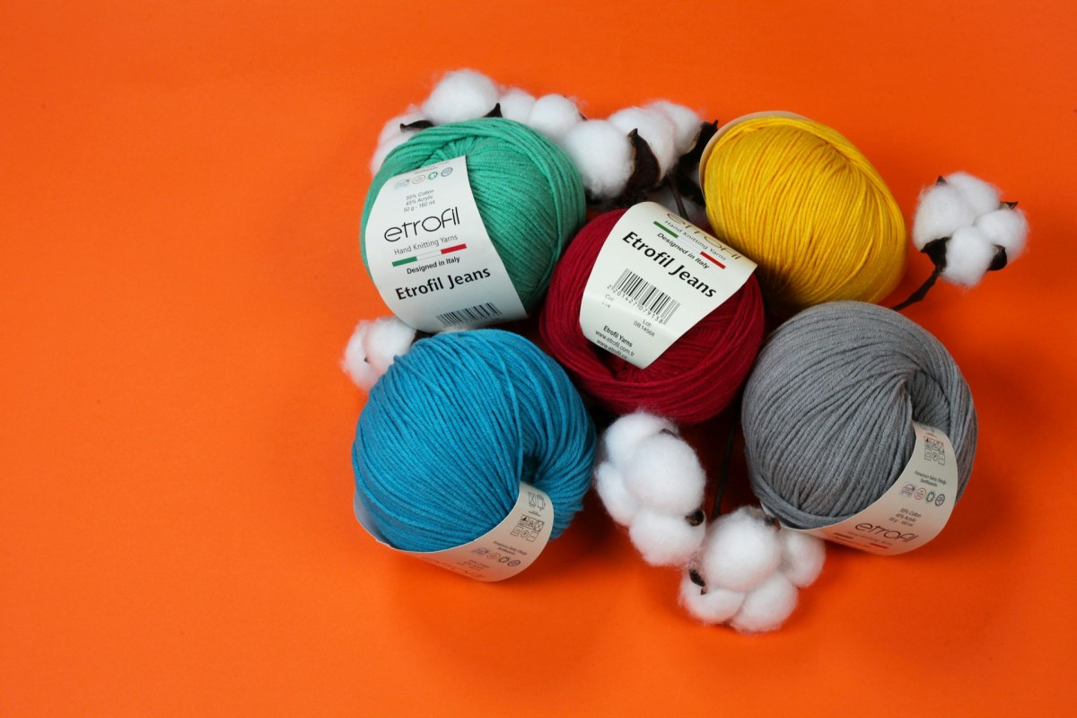 Fio acrílico — características, vantagens, desvantagens e quando usá-lo