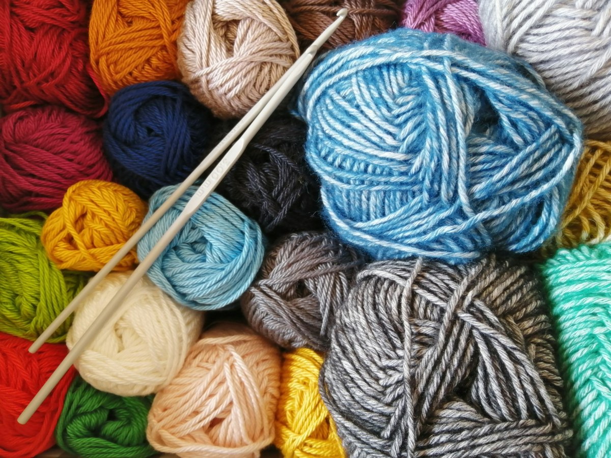 Yarn Composition — Natural vs. Synthetic Fibers and Their Properties